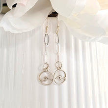 Load image into Gallery viewer, Wave Paperclip Chain Earrings
